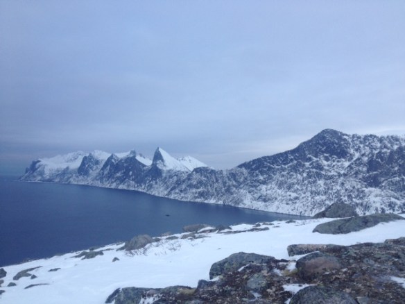 Skigåing, et godt alternativ til løping på vinteren. Nordveggen på Senja i februar.
