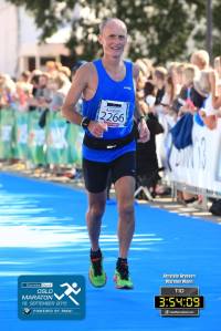 Endelig lært meg å smile på slutten av et maraton. Ikke så enkelt det nei etter 42195 meter på varm asfalt. 